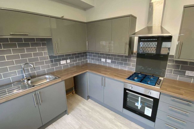 16 Oaks Fold, Bradford, BD5 8BJ 2