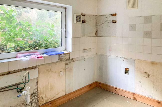 Flat 1, 15 St Johns Road, St Leonards On Sea, East Sussex, TN37 6HP 2