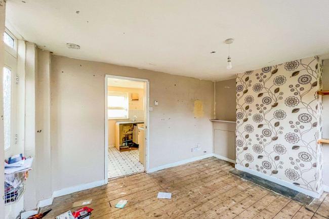 11 The Crescent, Teynham, Kent, ME9 9EL 1