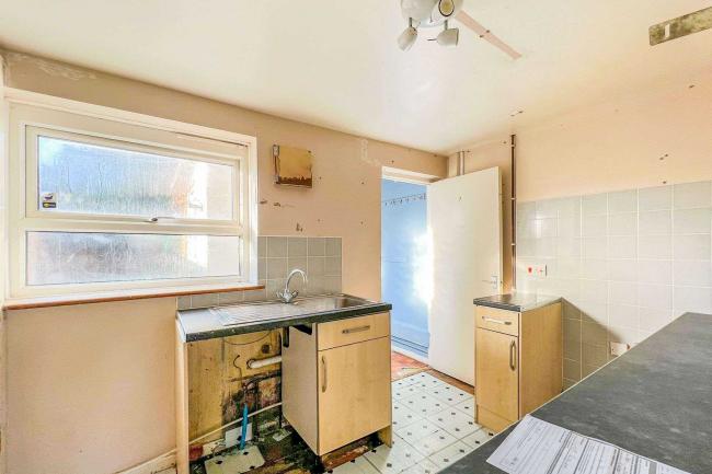 11 The Crescent, Teynham, Kent, ME9 9EL 1