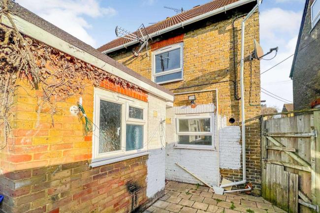 11 The Crescent, Teynham, Kent, ME9 9EL 1