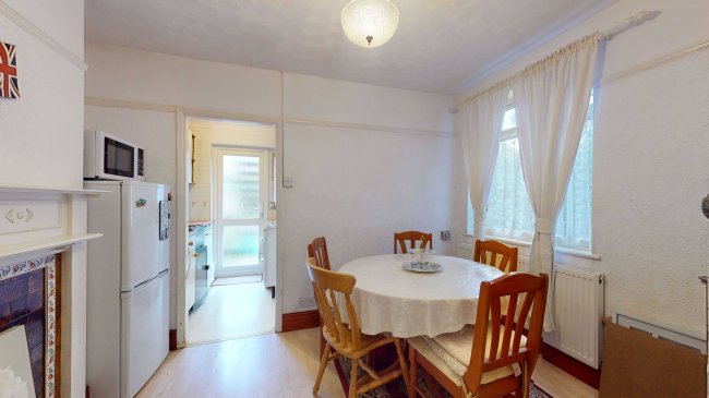 36 Dinton Road, Colliers Wood, London, SW19 2AP 4