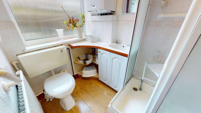 36 Dinton Road, Colliers Wood, London, SW19 2AP 4