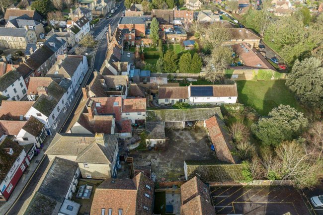 Land at 5 Kneesworth Street, Royston, Herts, SG8 5AA
 3