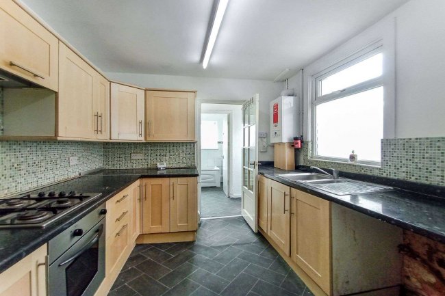 41 Gaywood Road, Walthamstow, London, E17 4QA 3