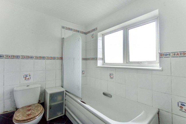 41 Gaywood Road, Walthamstow, London, E17 4QA 3