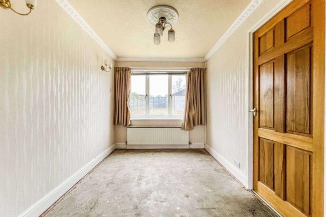 76 Hunts Cross Avenue, Woolton, Liverpool, L25 5NX
 9