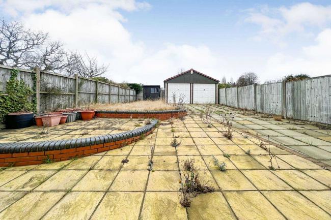 76 Hunts Cross Avenue, Woolton, Liverpool, L25 5NX
 9