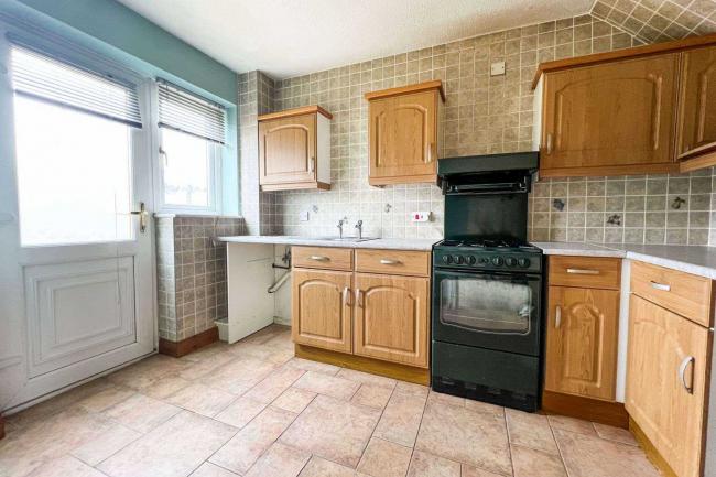 76 Hunts Cross Avenue, Woolton, Liverpool, L25 5NX
 9