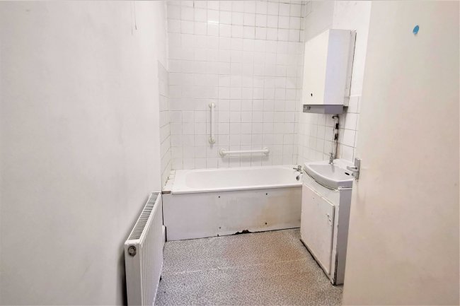 34c Ainsworth Road, Hackney, London E9 7LP 6