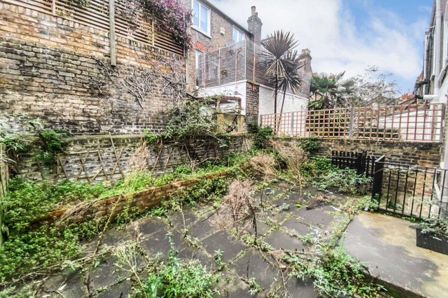 13A & 13B Thirsk Road, Battersea, London, SW11 5SU  8