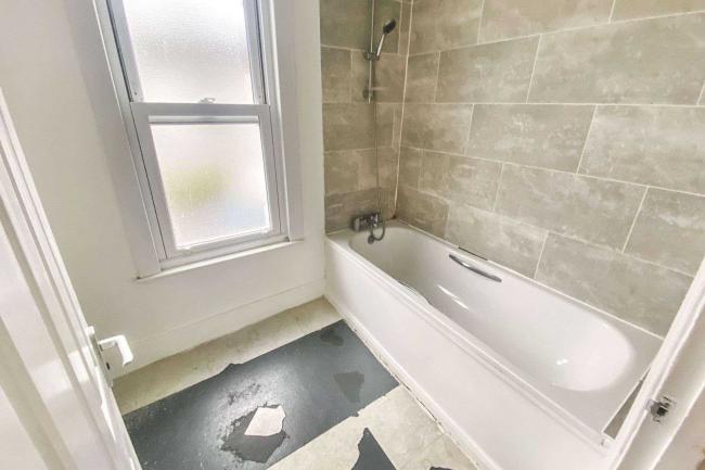 13A & 13B Thirsk Road, Battersea, London, SW11 5SU  8