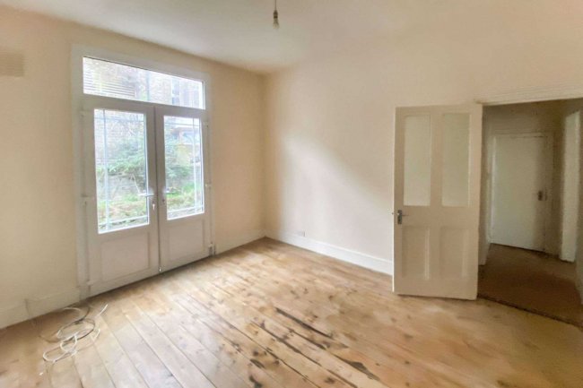 13A & 13B Thirsk Road, Battersea, London, SW11 5SU  8