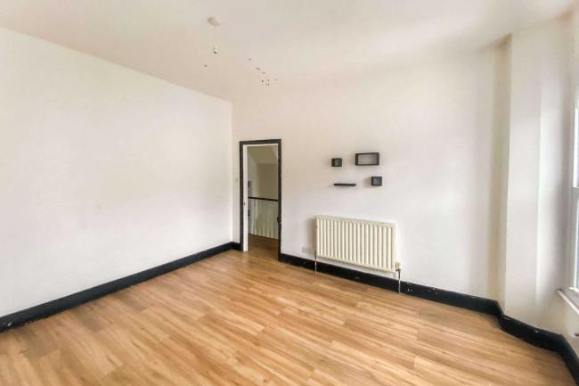 13A & 13B Thirsk Road, Battersea, London, SW11 5SU  8