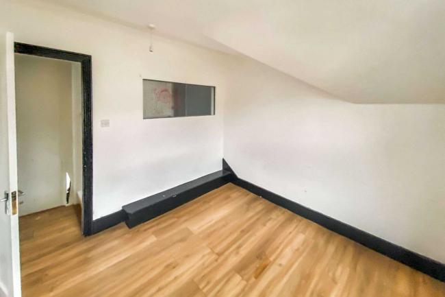 13A & 13B Thirsk Road, Battersea, London, SW11 5SU  8