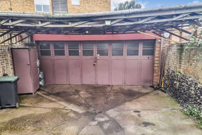 Garage premises at the rear of 24-26, Salisbury Road, Gravesend DA11 7DE 8