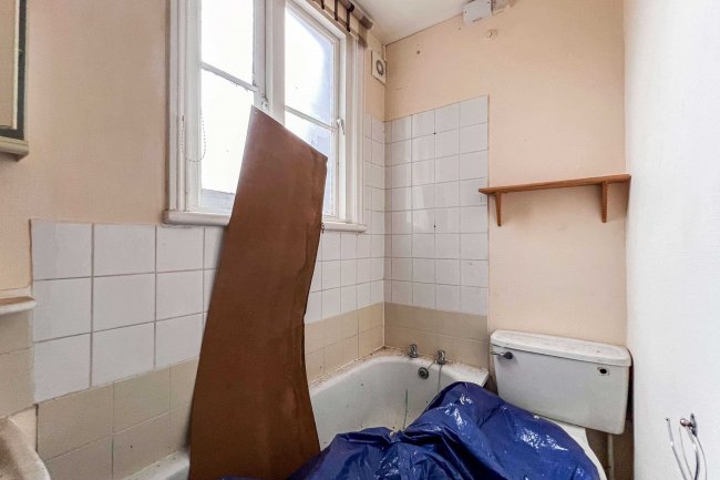 Flat 2, 28 Woodstock Road, Croydon, CR0 1JR 4