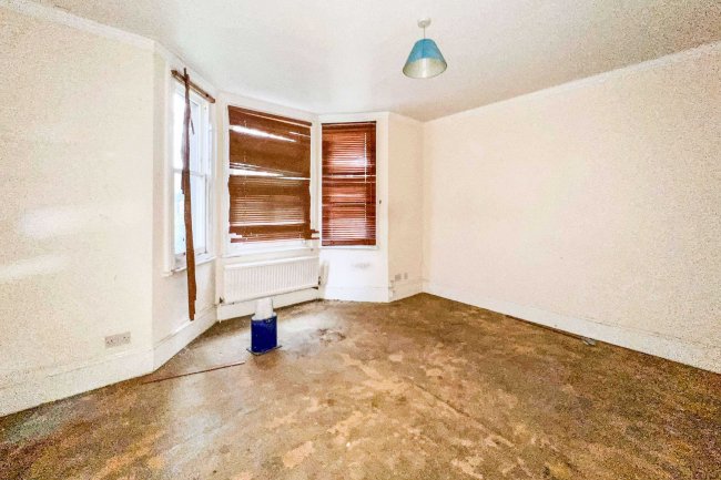 Flat 2, 28 Woodstock Road, Croydon, CR0 1JR 4