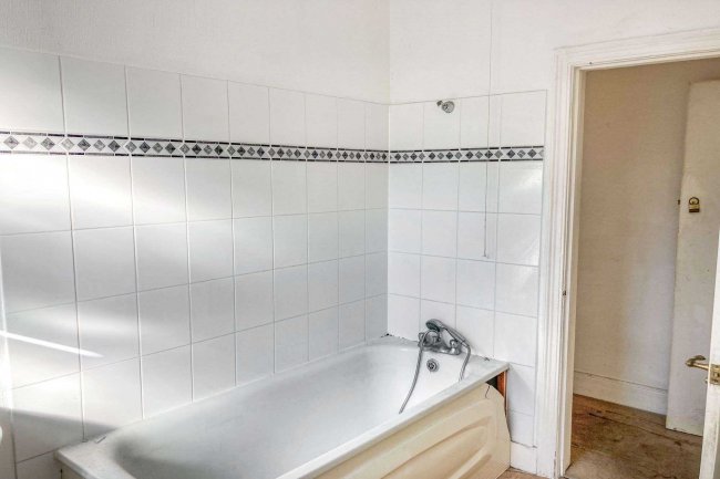 Flat D, 21 Valkyrie Road, Westcliff-On-Sea, Essex, SS0 8BY 7