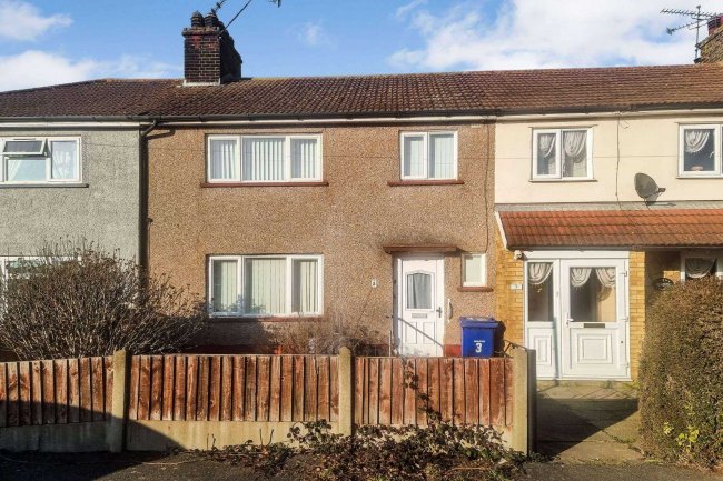 3 Moore Avenue, Tilbury, Essex, RM18 8DS 9