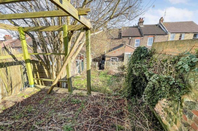 46 Ferndale Road, Luton, LU1 1PE 10