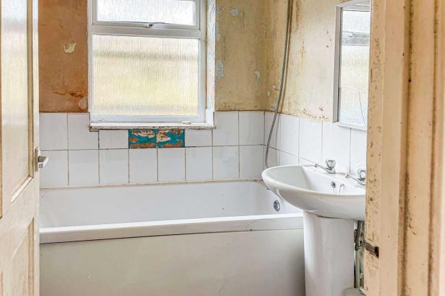 46 Ferndale Road, Luton, LU1 1PE 10