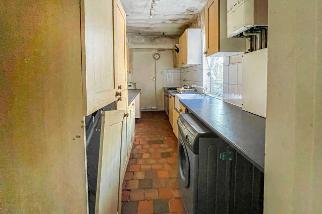 46 Ferndale Road, Luton, LU1 1PE 10