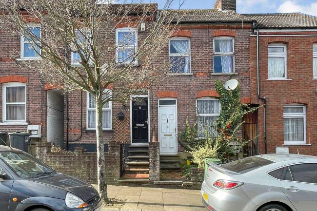 46 Ferndale Road, Luton, LU1 1PE 10