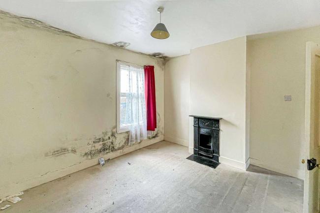 46 Ferndale Road, Luton, LU1 1PE 10