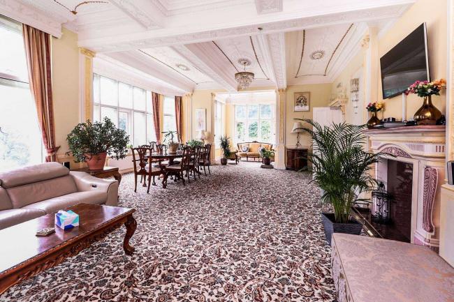 Cromford Court, Mansion House, 2 Derby Road, Matlock Bath, Derbyshire, DE4 3PY 4