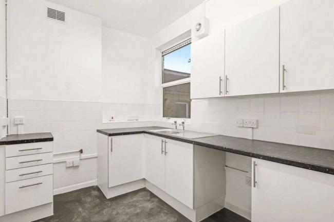 82 Bathurst Gardens, Kensal Rise, London, NW10 5HY 3