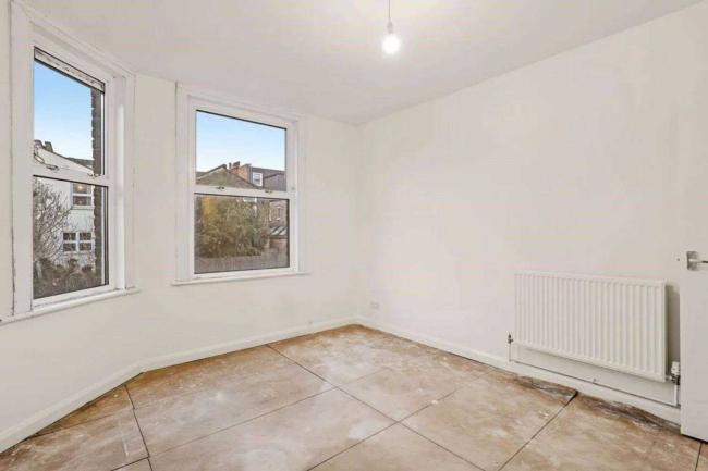 82 Bathurst Gardens, Kensal Rise, London, NW10 5HY 3