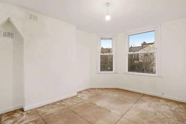 82 Bathurst Gardens, Kensal Rise, London, NW10 5HY 3