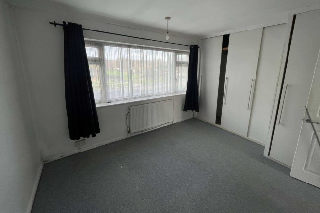 54 Stifford Road, Aveley, RM15 4AA 5