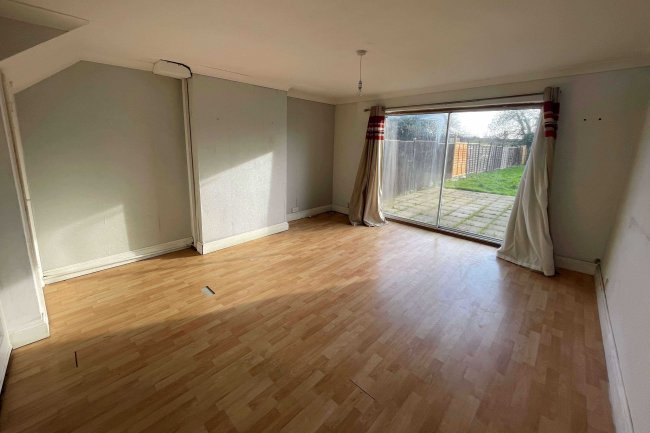 54 Stifford Road, Aveley, RM15 4AA 5