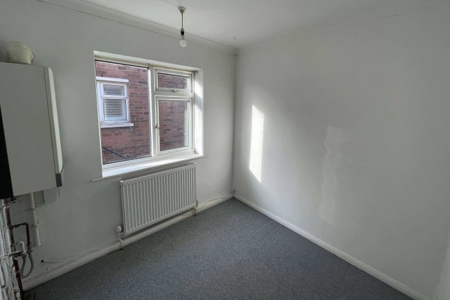 54 Stifford Road, Aveley, RM15 4AA 5