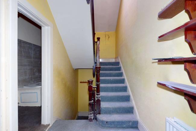 Flat 2, 46, Alexandra Road, Croydon, Surrey, CR0 6EU 4