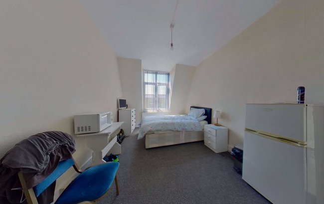 Victoria, 34 Scotland Gardens, Tottenham, London N17 9TT 8