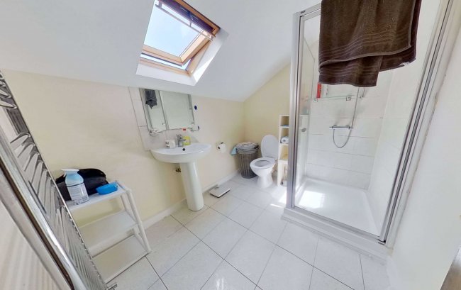 Victoria, 34 Scotland Gardens, Tottenham, London N17 9TT 8