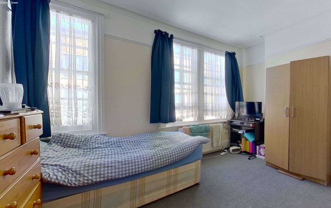 Victoria, 34 Scotland Gardens, Tottenham, London N17 9TT 8