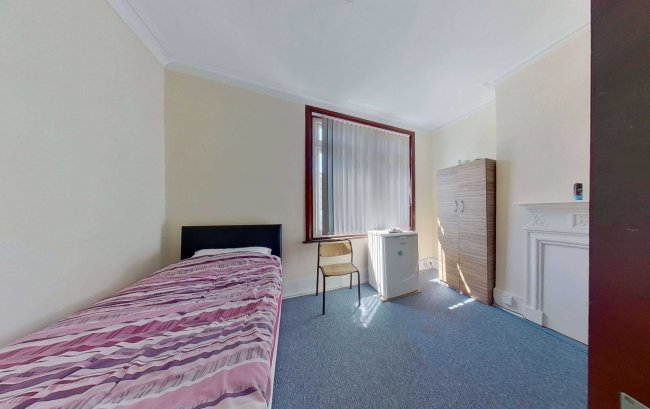 Victoria, 34 Scotland Gardens, Tottenham, London N17 9TT 8