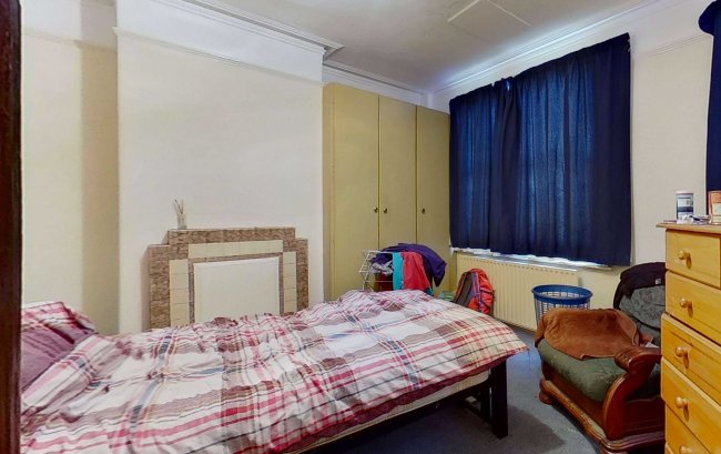 Victoria, 34 Scotland Gardens, Tottenham, London N17 9TT 8