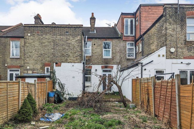 Flat 1, 11 Kidderminster Road, Croydon, CR0 2UF 7