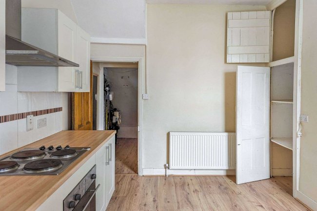 Flat 1, 11 Kidderminster Road, Croydon, CR0 2UF 7