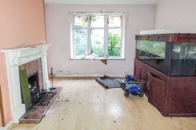 51 Underlane, Plympton, Plymouth PL7 1QX
 3