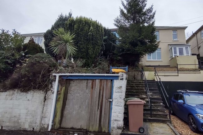 51 Underlane, Plympton, Plymouth PL7 1QX
 3