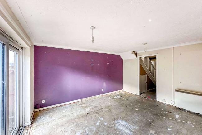 92 Brookside Way, West End, Southampton SO30 3GZ 2