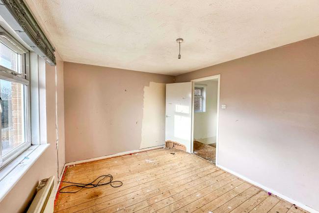 92 Brookside Way, West End, Southampton SO30 3GZ 2