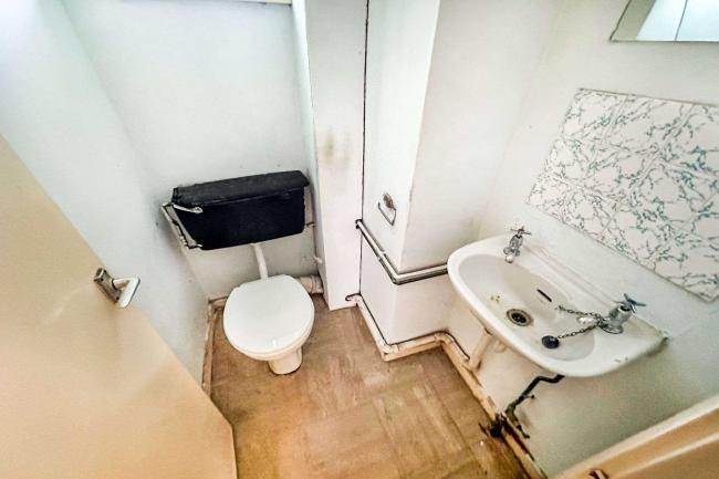 5 Robinson Way, Bordon, GU35 0DY 3