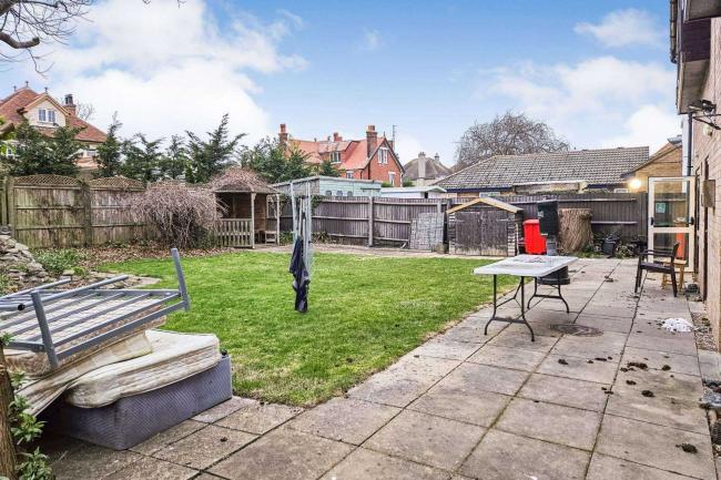 9 and 9a Russell Road, Clacton on Sea, Essex CO15 6BE 2